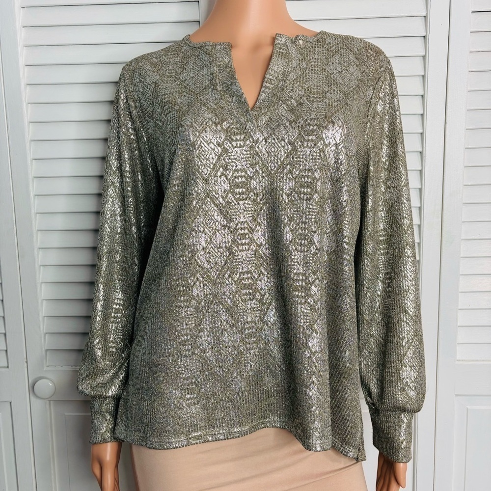 KIM & CAMI Silver Metallic V-Neck Blouse Size Medium